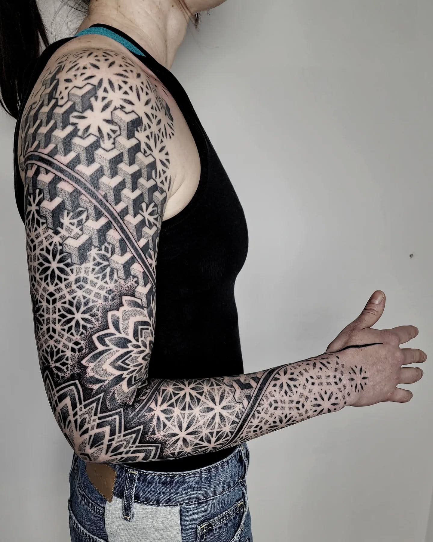 Tattoo sleeve dots