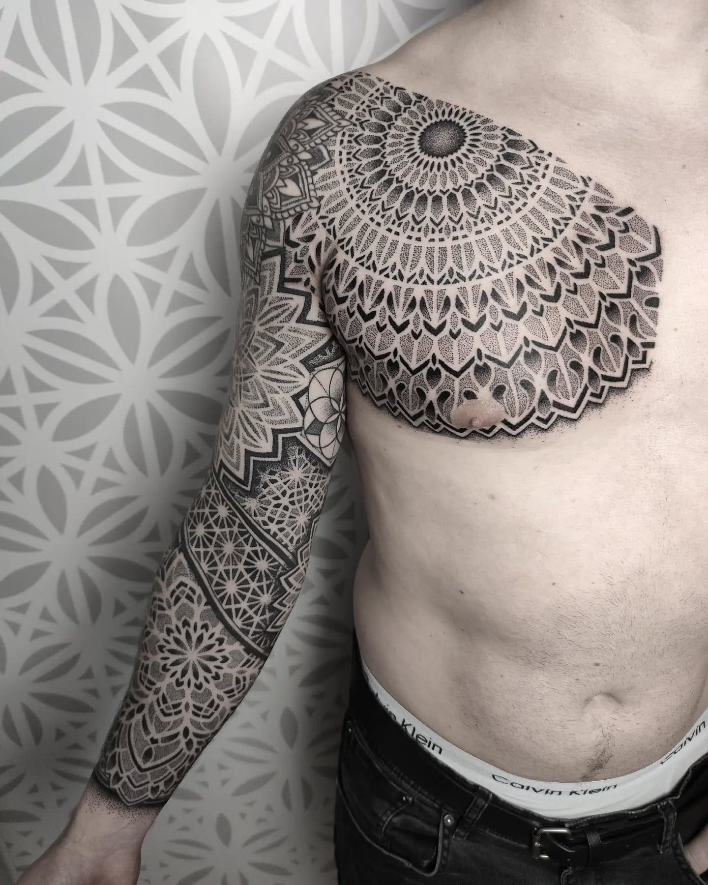Tattoosleeve and chest