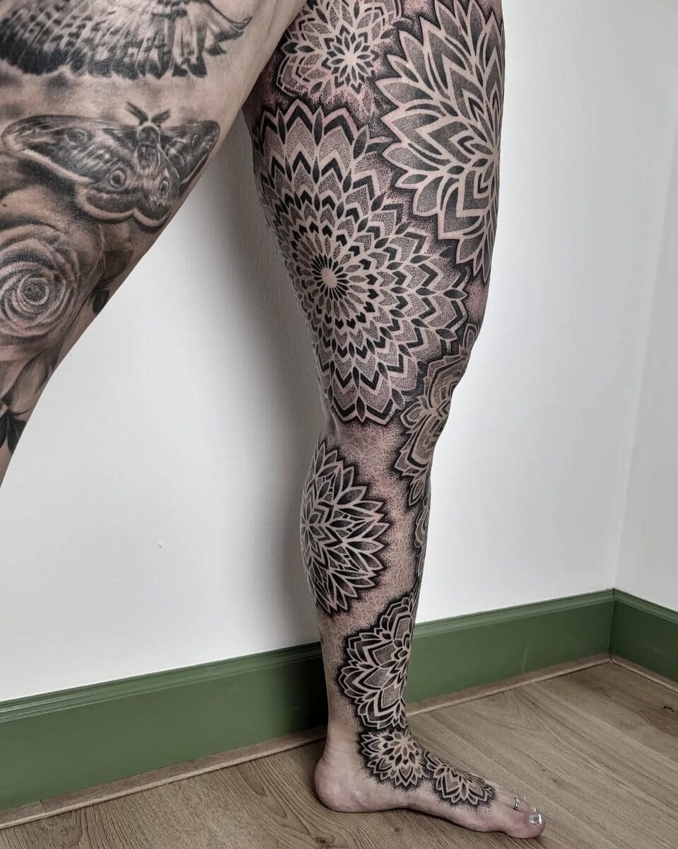 dotwork been sleeve vrouw
