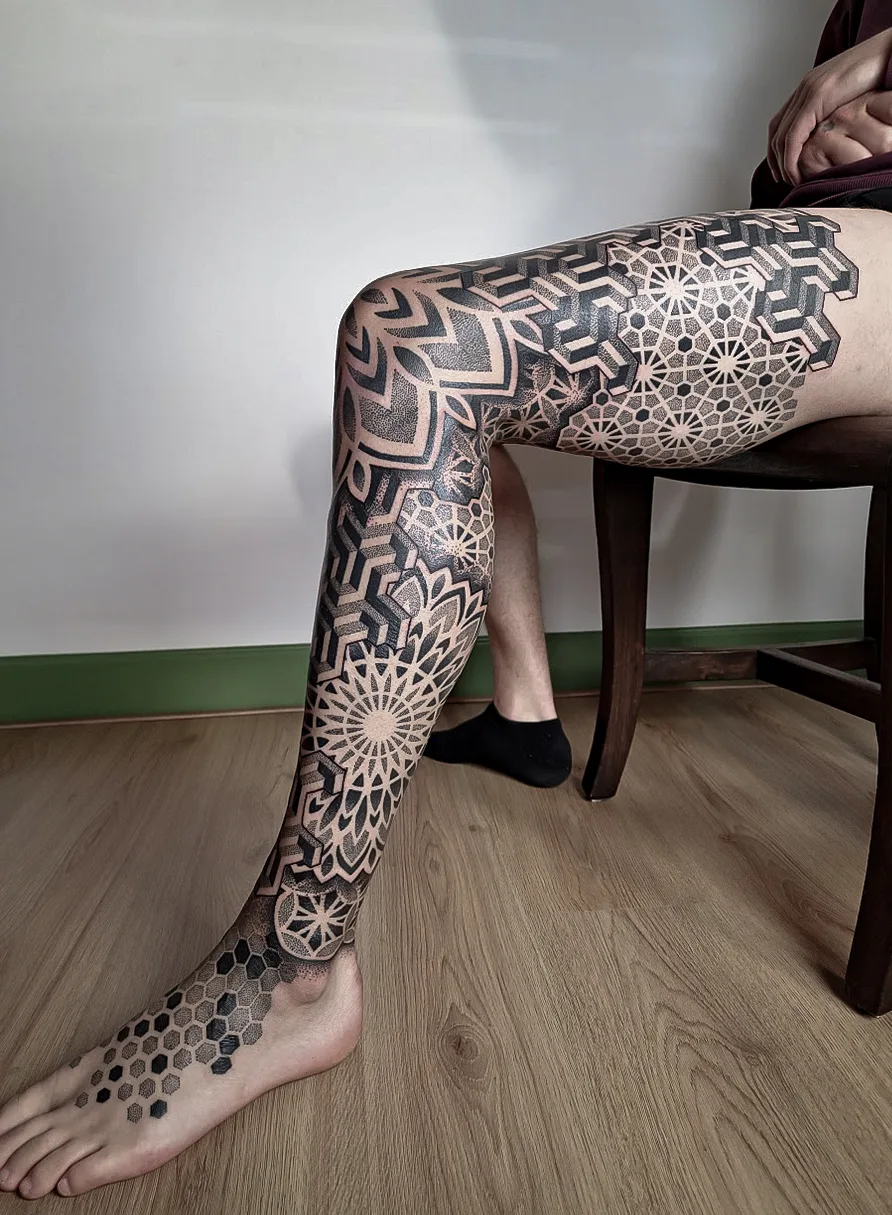 dotwork-been-tattoo-paranoir