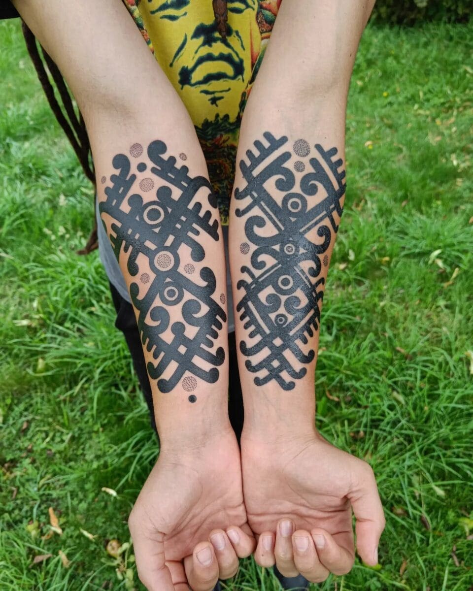 dotwork ornamenten onderarm