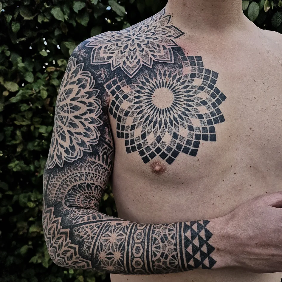dotwork-tattoo-paranoir-ink